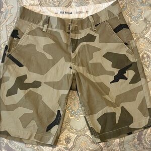 Fox Men's Green and Black Shorts